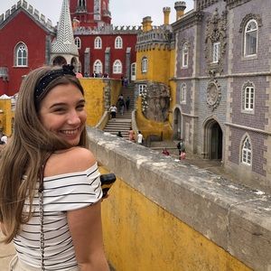 Meet your Posher, Emily